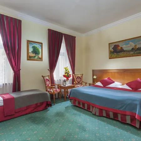 Garden Hotel 4*