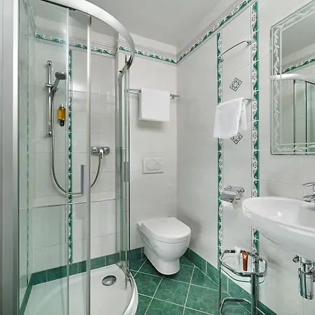 Garden Hotel 4*