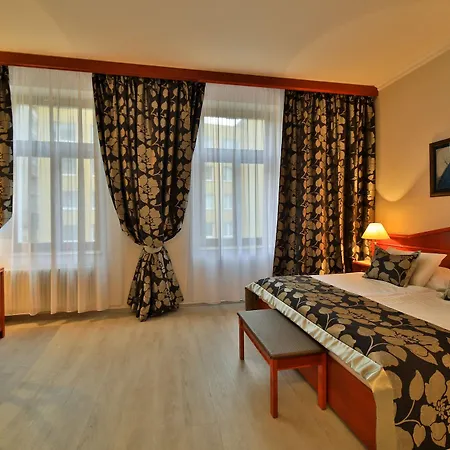 Ξενοδοχείο Carlton 4*