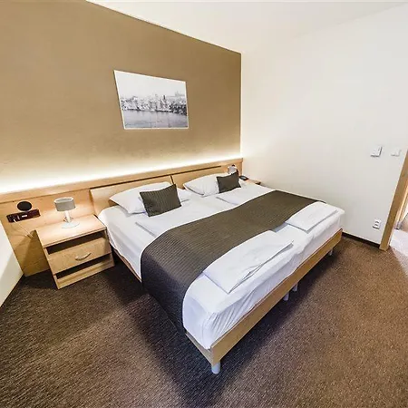 Archibald Hotel