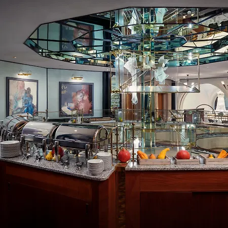 Art Nouveau Palace מלון 5*