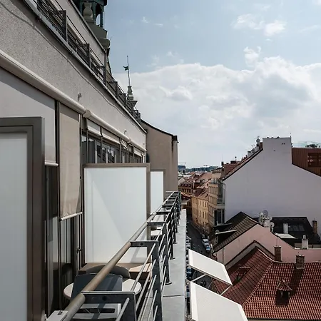 Josef Hotel