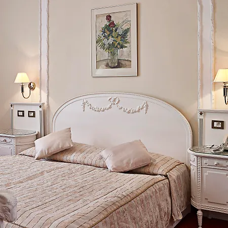 Szálloda Ambassador Zlata Husa 5*