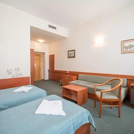 Alton Hotel 3*
