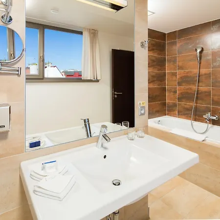 Hotell Hermitage 4*