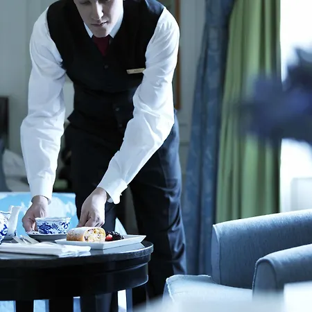 Four Seasons Hotel 5*