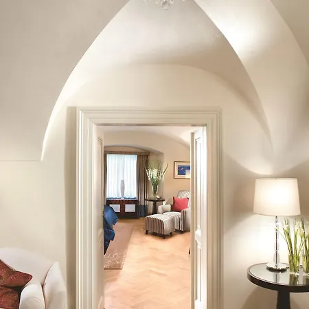 Mandarin Oriental,