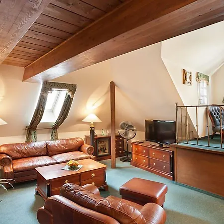 Hotel U Zlatého Stromu