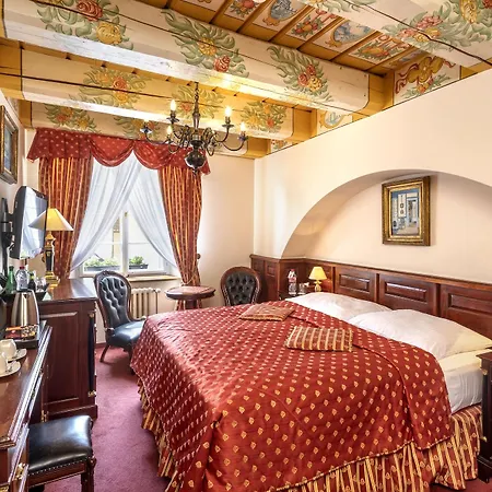 U Zlatého Stromu Hotel 4*