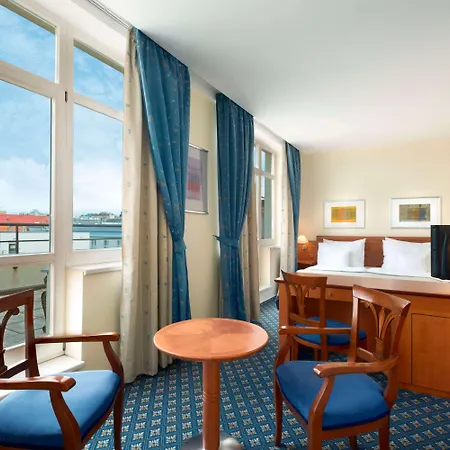 Ramada Centre 4*