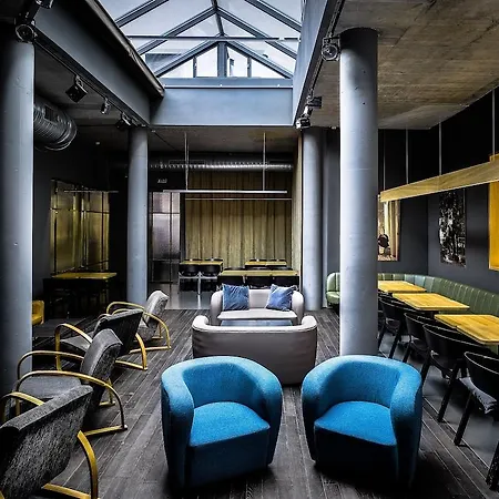 The Icon & Lounge 4*