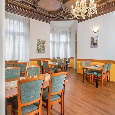 Centre Hotel 3*