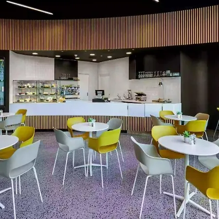 Hotel By Ihg