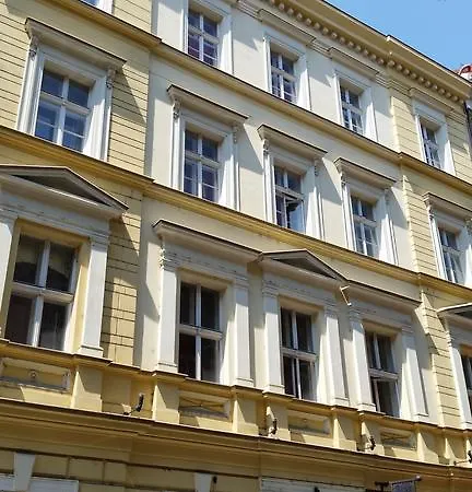 Apartment Sunny In Center Prague