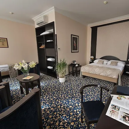Ea Royal Esprit Hotel