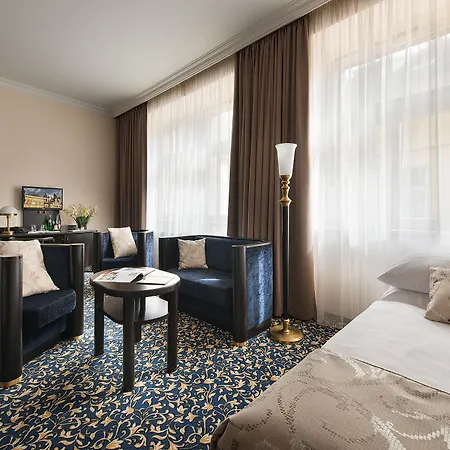 Ea Royal Esprit Hotell
