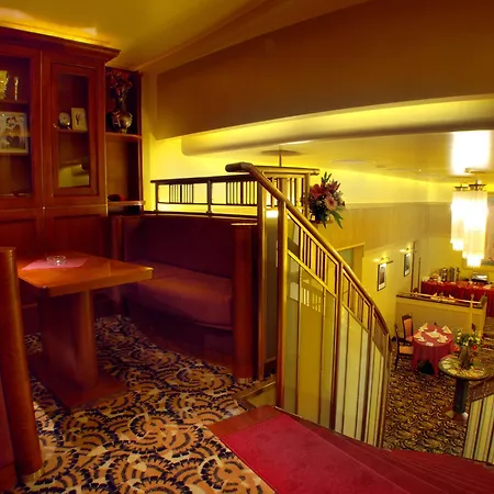 Ea Royal Esprit Hotell