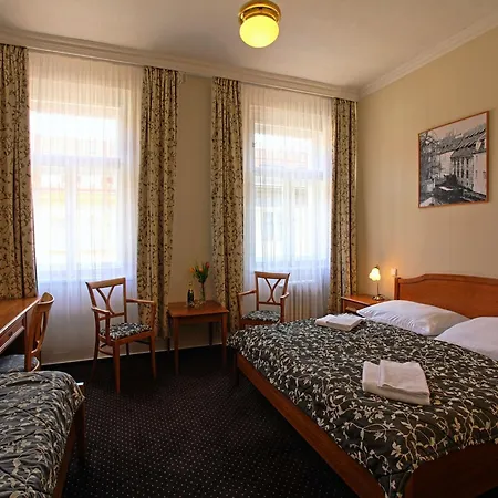 Hotel Anna 3*