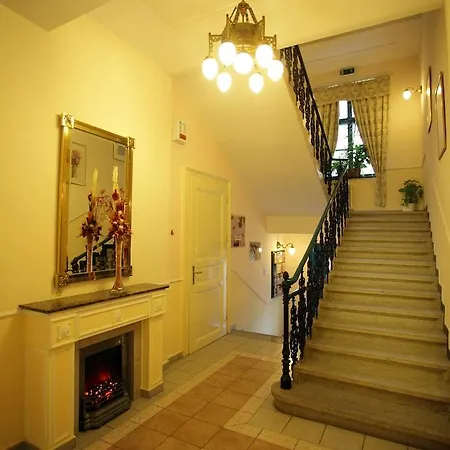 Anna Hotel 3*