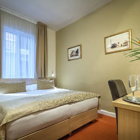 Hotel Taurus