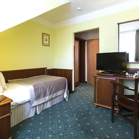Selsky Dvur - Bohemian Village Courtyard Hotel