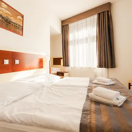 Gloria Hotell 4*