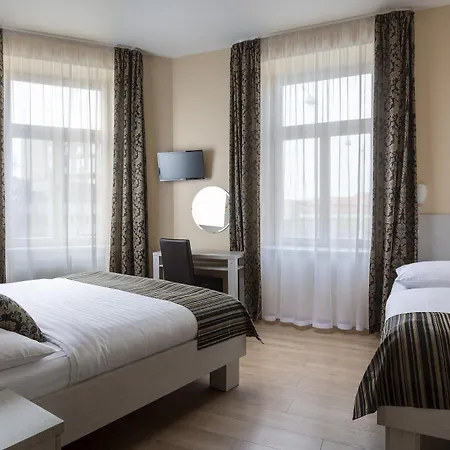 Hotel Centre Plaza 3*