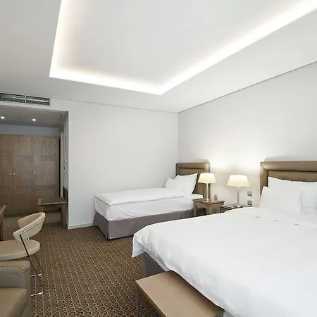 Royal 4*