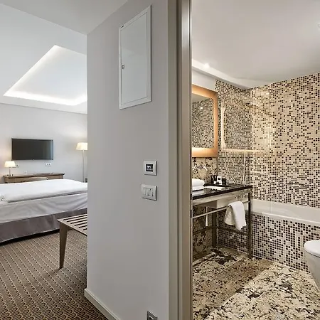 Royal 4* Praga
