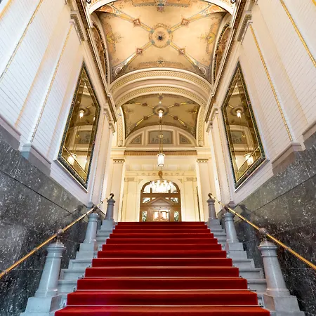 Nh Collection Carlo Iv Hotel