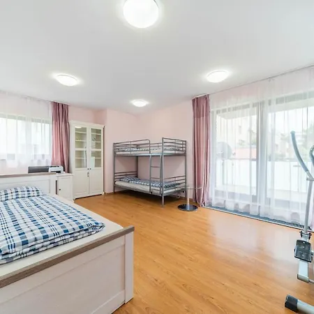 Krasne Ubytovani S Balkonem Apartment *
