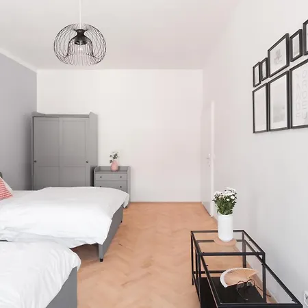 Days - Modern Apts - Fast Wifi - Netflix - 7 Min Wenceslas Sq * Praga