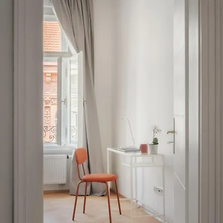 Days - Modern Apts - Fast Wifi - Netflix - 7 Min Wenceslas Sq *