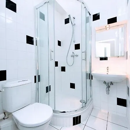 Apartment Black & White Flat For 2 / Peaceful / Jewish Quarter *