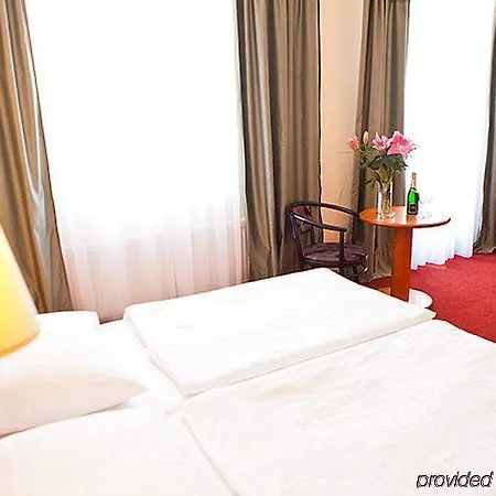Central Hotel Prague Otel 3*