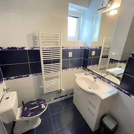 Apartmán Bajecne Ve S Bazenem A Terasou. Praha