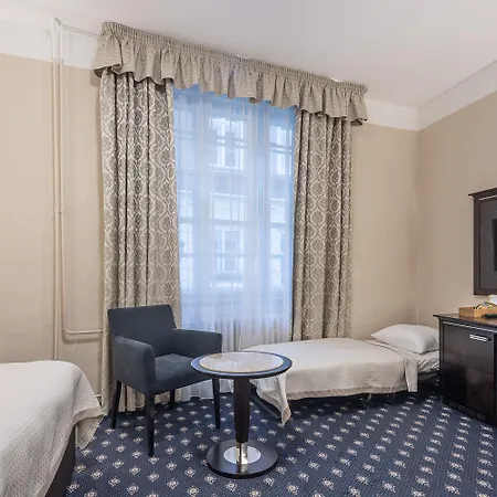 Pytloun Old Armoury Hotell Prag