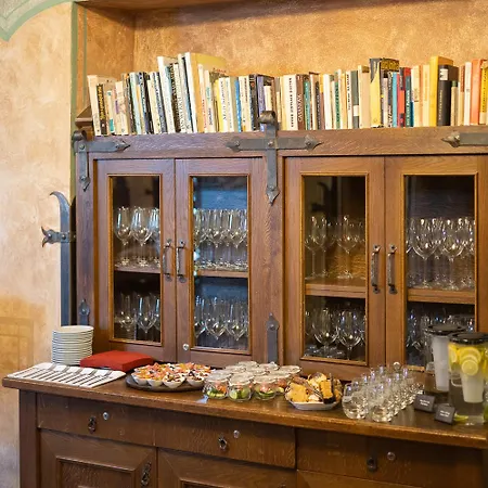 Hotell Pytloun Old Armoury 4*
