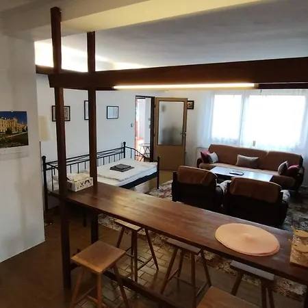 Zbraslav Old Garden Apartment Prag