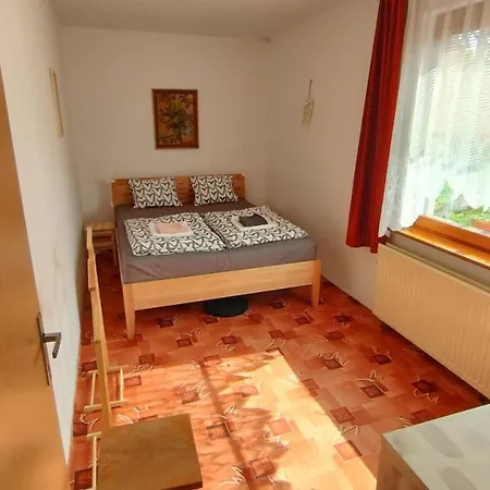Zbraslav Old Garden Apartment *