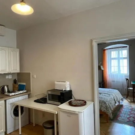 Cool Historical 1 Bedroom In Mala Strana Apartmán