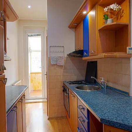 Sunset Apartment *