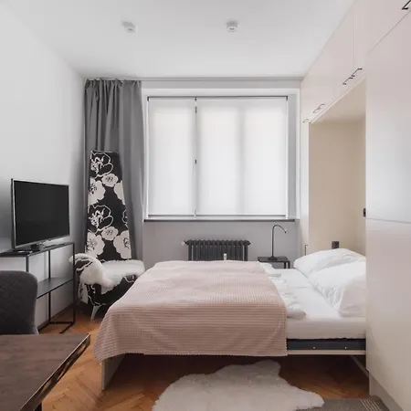 Days - Designer W Fold-up Bed - Trendy Neighborhood * Praga