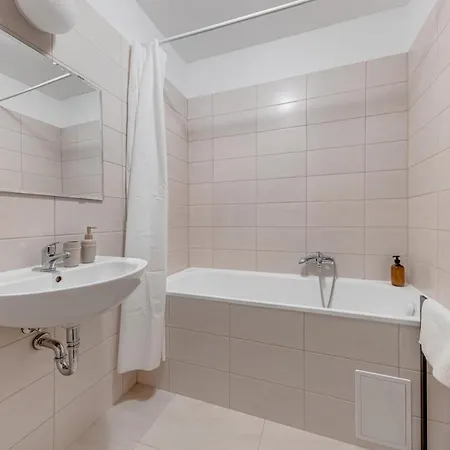 Nejedleho Apartment *