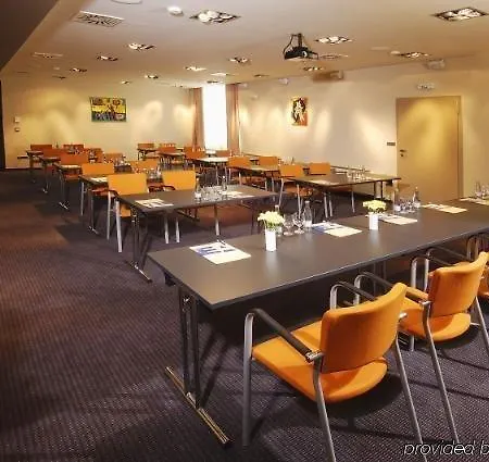 Ea Crystal Palace Hotel