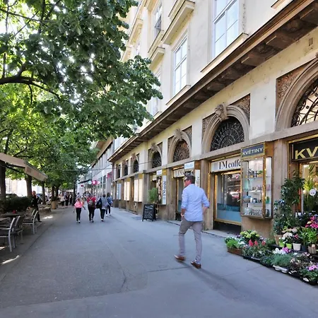 Old Town Cozy Luxury In Heart Of