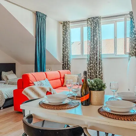 Retreat Hotel apartamentowy Praga