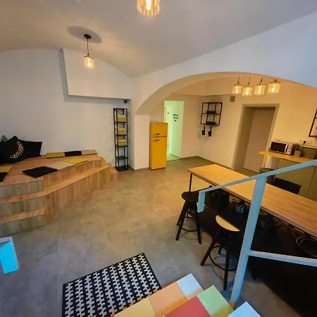 Capsule Erbenova Hostel *