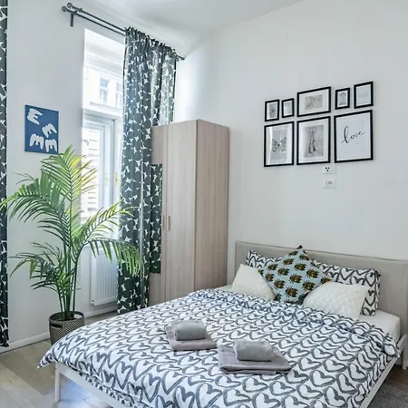 Retreat Hotel apartamentowy Praga