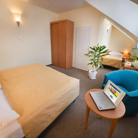 Ea Tosca Hotel 3*